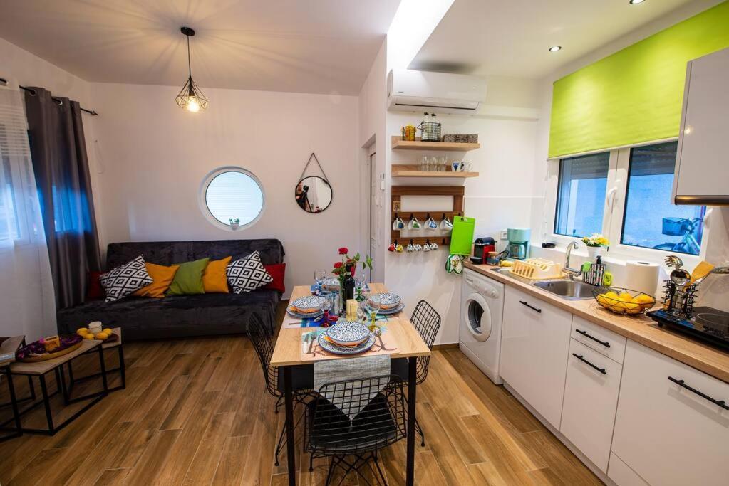 Lemon Garden Stylish Private Apartment Каламата Екстер'єр фото