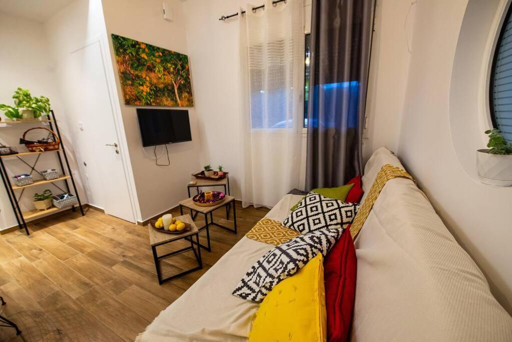 Lemon Garden Stylish Private Apartment Каламата Екстер'єр фото