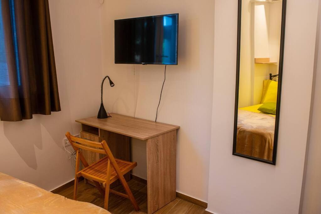 Lemon Garden Stylish Private Apartment Каламата Екстер'єр фото