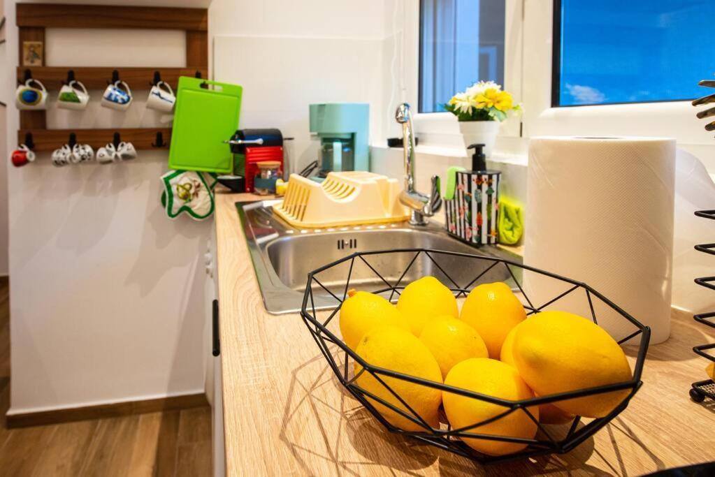 Lemon Garden Stylish Private Apartment Каламата Екстер'єр фото