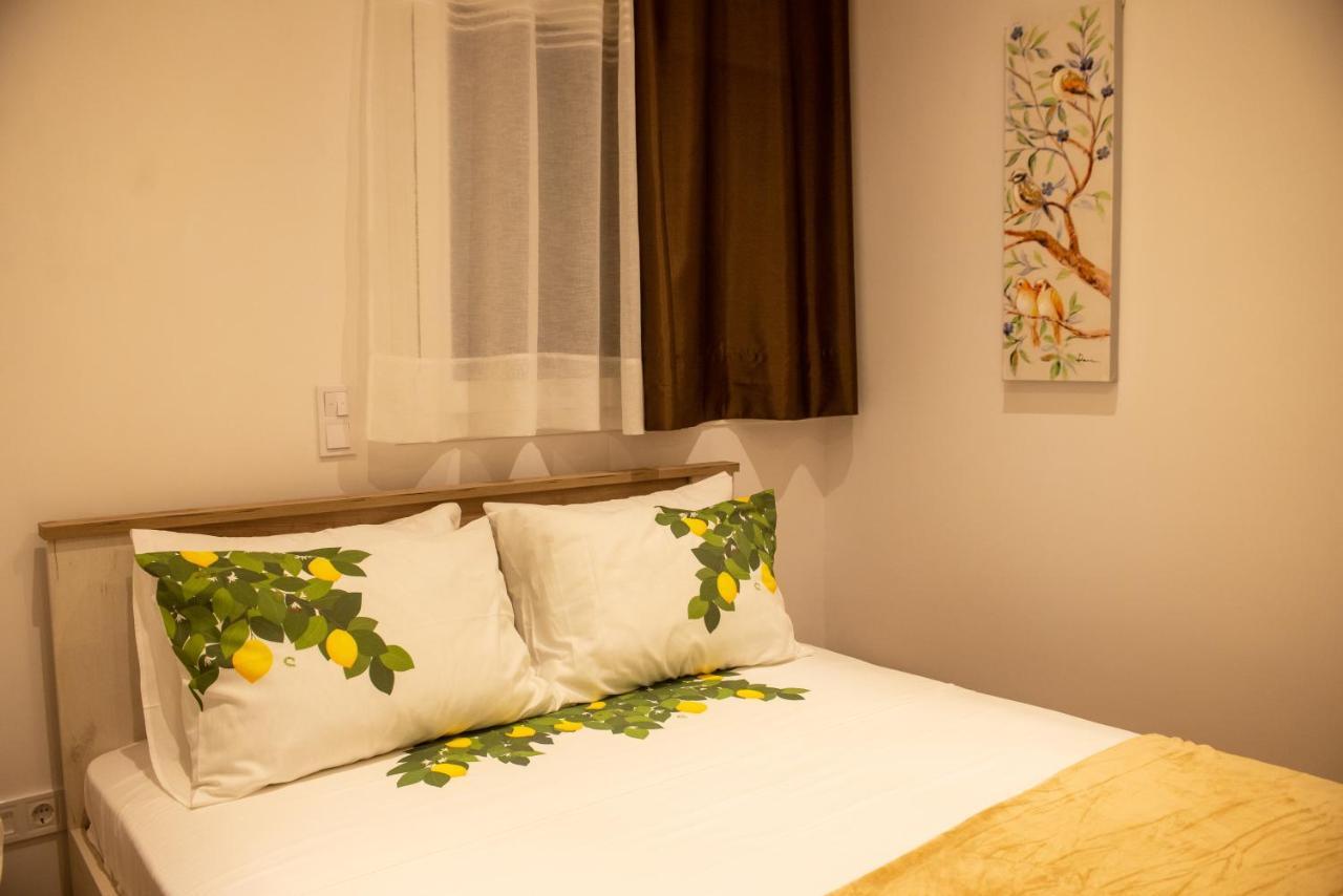 Lemon Garden Stylish Private Apartment Каламата Екстер'єр фото