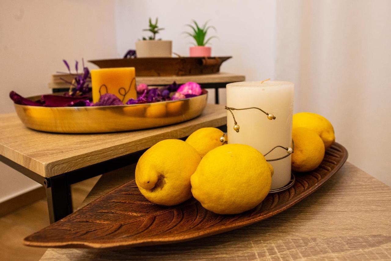 Lemon Garden Stylish Private Apartment Каламата Екстер'єр фото
